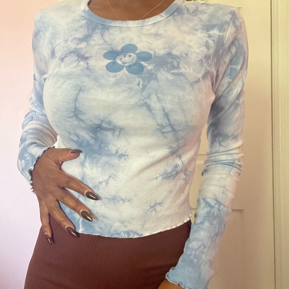 Blue and white PacSun tie-dye long sleeve top